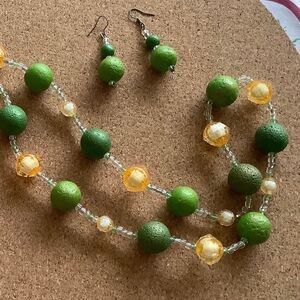 𝅺green LIME YELLOW HAND MADE SPRING EASTER NECKLACE EARRINGS SET​